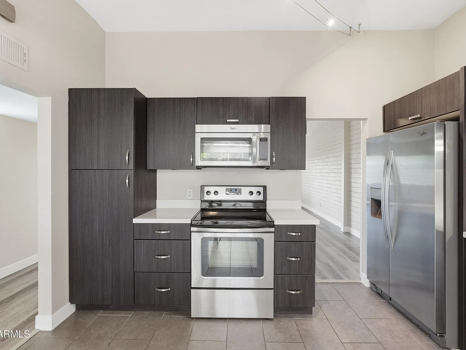 2 bed, 2.0 bath, 1302 sqft, $2,400 — Photo 3