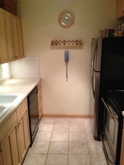 1st image of 420 W Aldine Ave APT 424