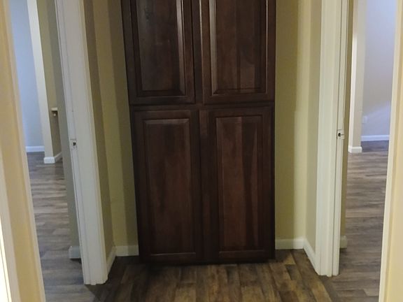 5th image of 606-2 W College St