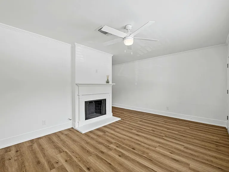 2401 Winsted Ln #2 — Photo 3