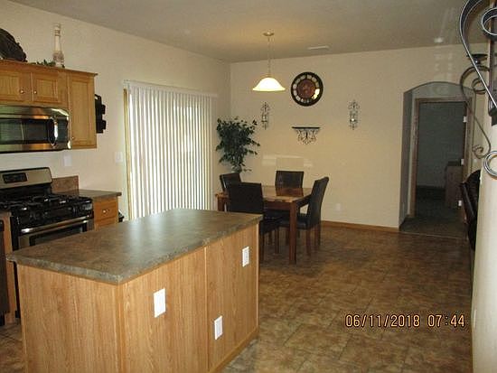 5th image of 511 E 12th Wr Wood Riv NE
