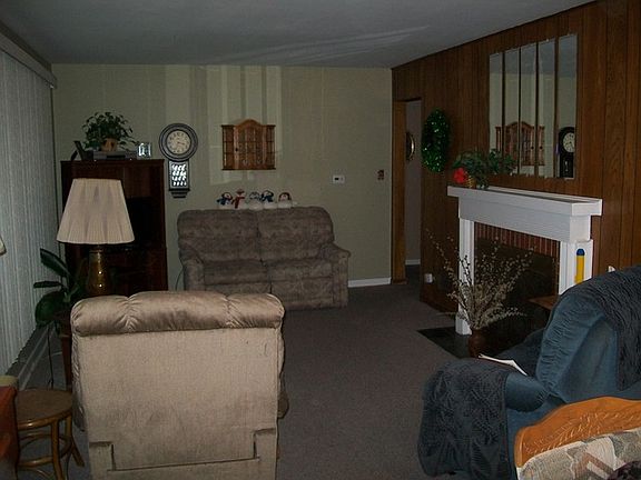 3rd image of 203 W Vermont St