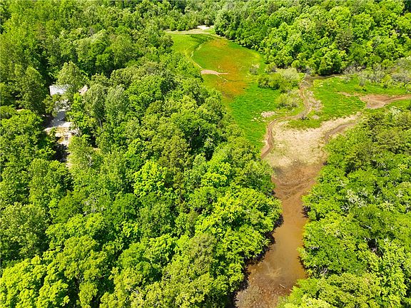 5th image of 418 Pin Du Lac Dr