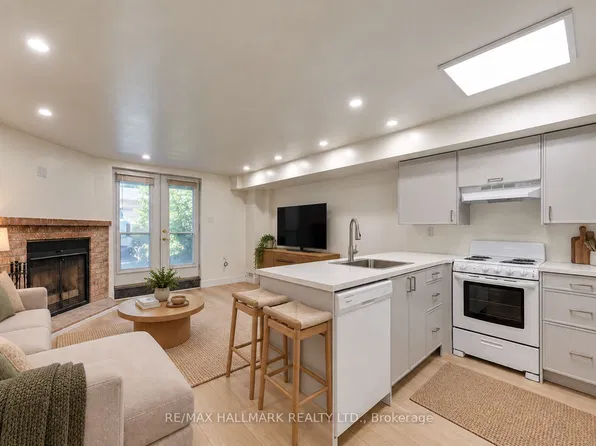 8 Empire Ave, Toronto, ON M4M 2L4