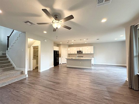 5th image of 16103 Windroot St