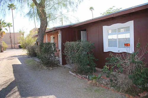 1805 E Blacklidge Dr #B Photo 1