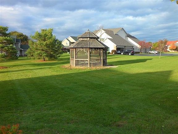2nd image of 118 Pheasant Run Unit C