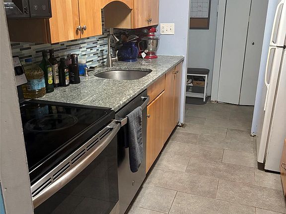 2nd image of 115 sterling Street #115