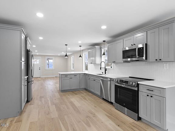 3rd image of 14 Park Way