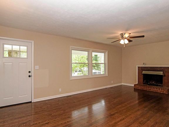 3rd image of 7321 Winchester Dr
