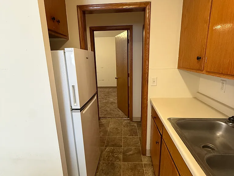 990 Lynde Dr NE #3 — Photo 5