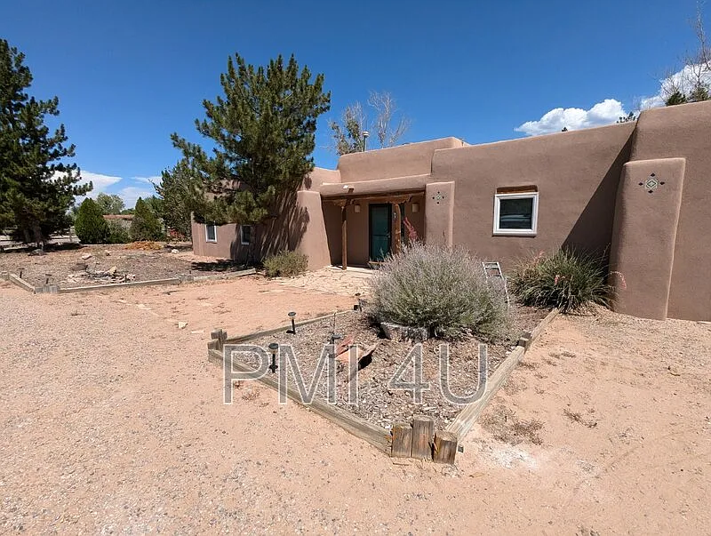 3 bed, 2.0 bath, 2250 sqft, $2,600 — Photo 3