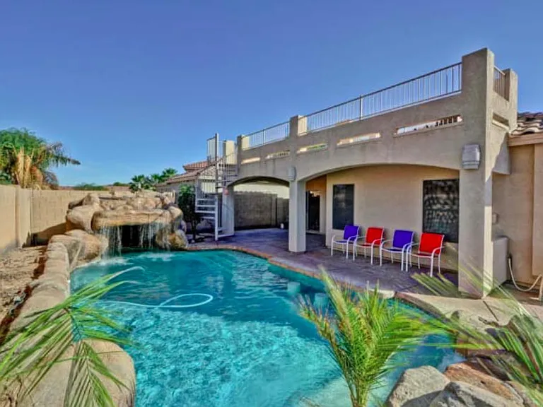 220 E Beth Dr — Photo 10