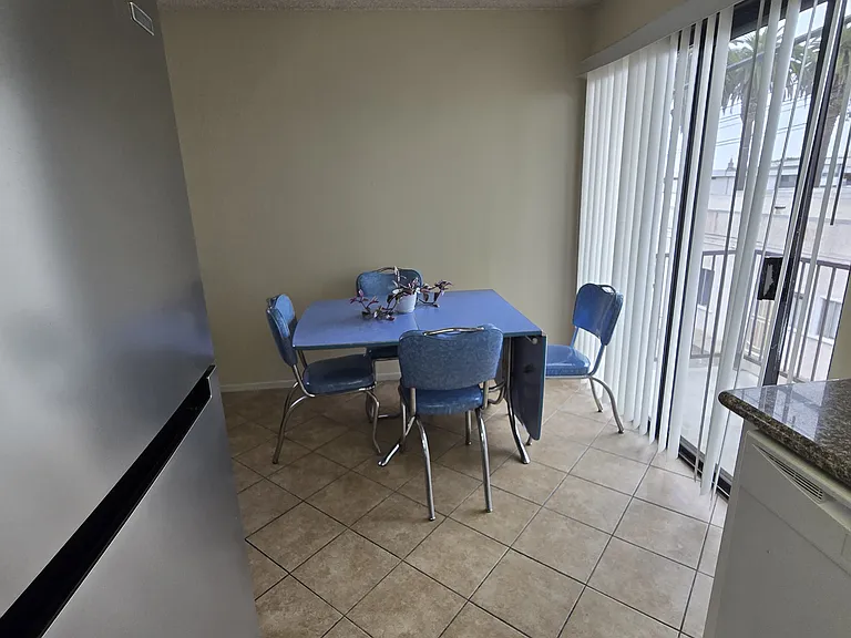 1220 S Leland St #3 — Photo 5
