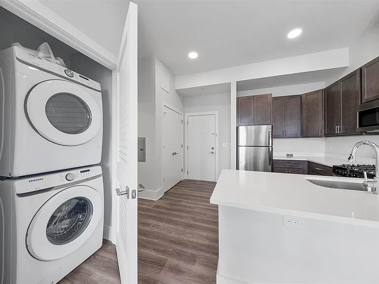 660 Grand St #408 — Photo 6