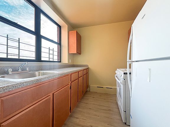 2nd image of 876 E 225th St APT 4A