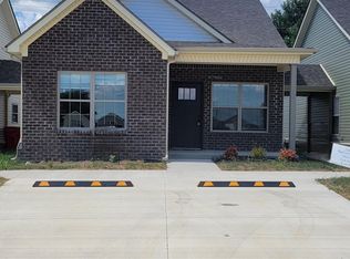 208 Harvest Park Dr, Berea, KY 40403