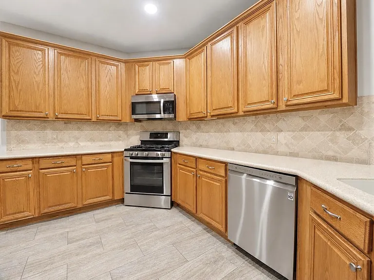 23911 River Place Dr — Photo 9
