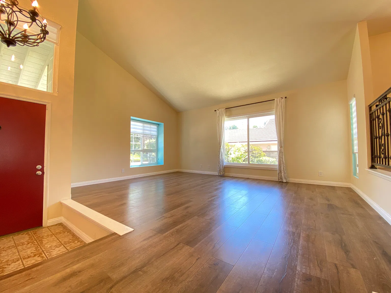 4 bed, 2509 sqft, $4,250 — Photo 2