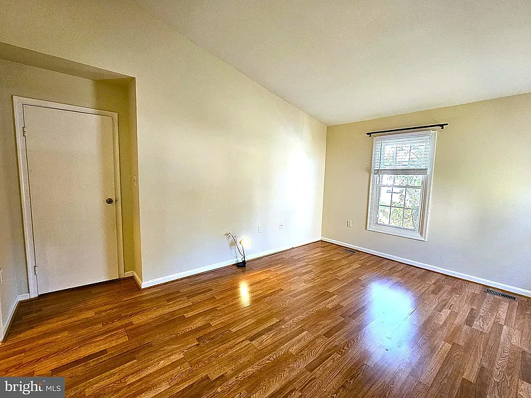 7339 Rokeby Dr — Photo 23
