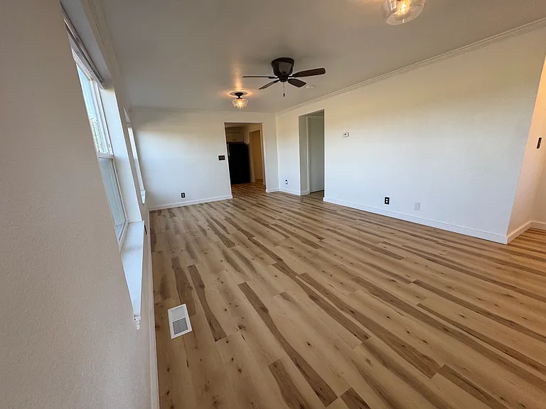 1094 NE Conifer Blvd #4 — Photo 17