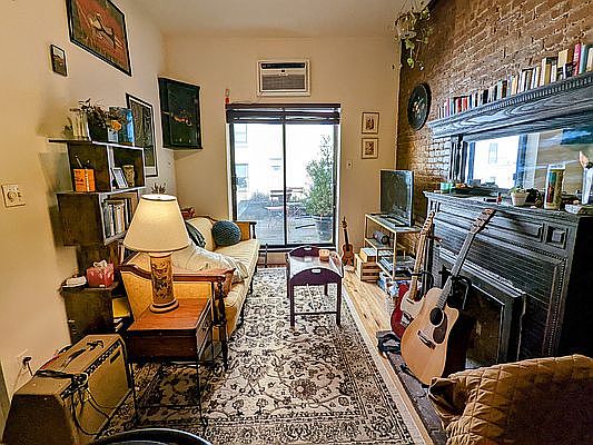2nd image of 113 W 85th St APT 3B
