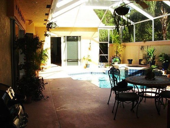 court yard..yen like!