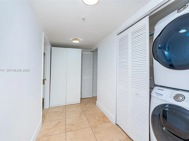 41 SE 5th St #1508 — Photo 18