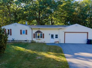 800 Porters Point Rd, Colchester, VT 05446