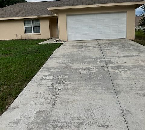 4th image of 8079 N Hillview Cir