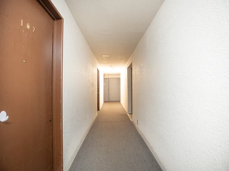 1333 Broadway E #212 — Photo 6