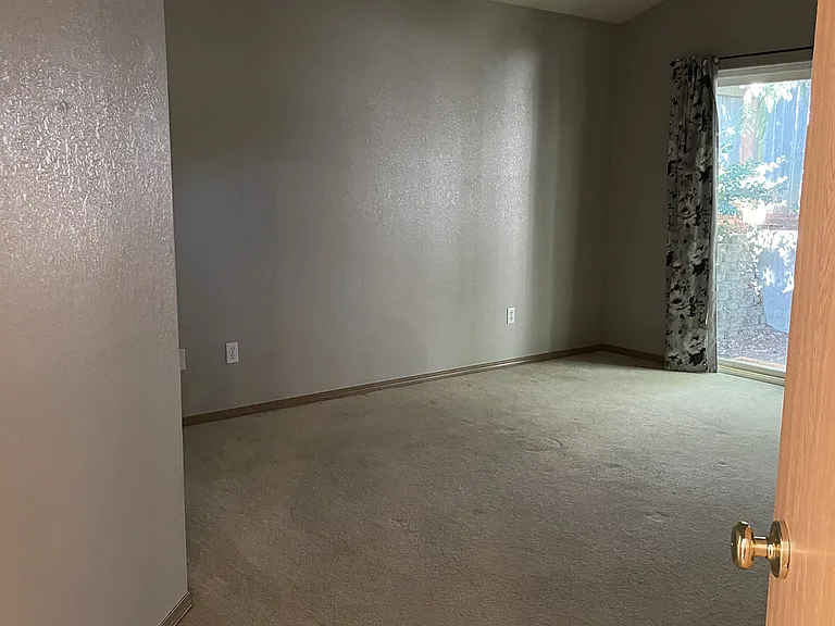 1544 Derby Ln SE — Photo 12