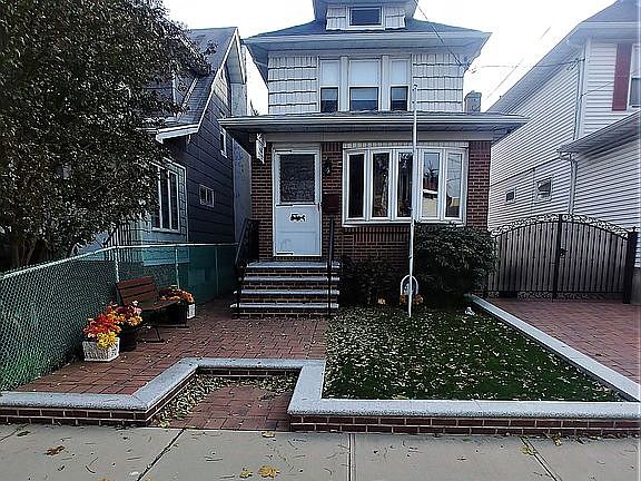 2nd image of 1595 E 45th St