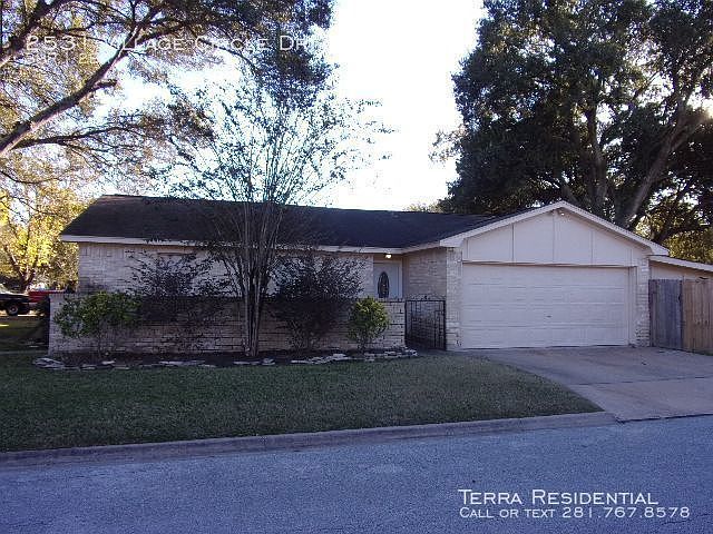 1st image of 2531 Village Circle Dr