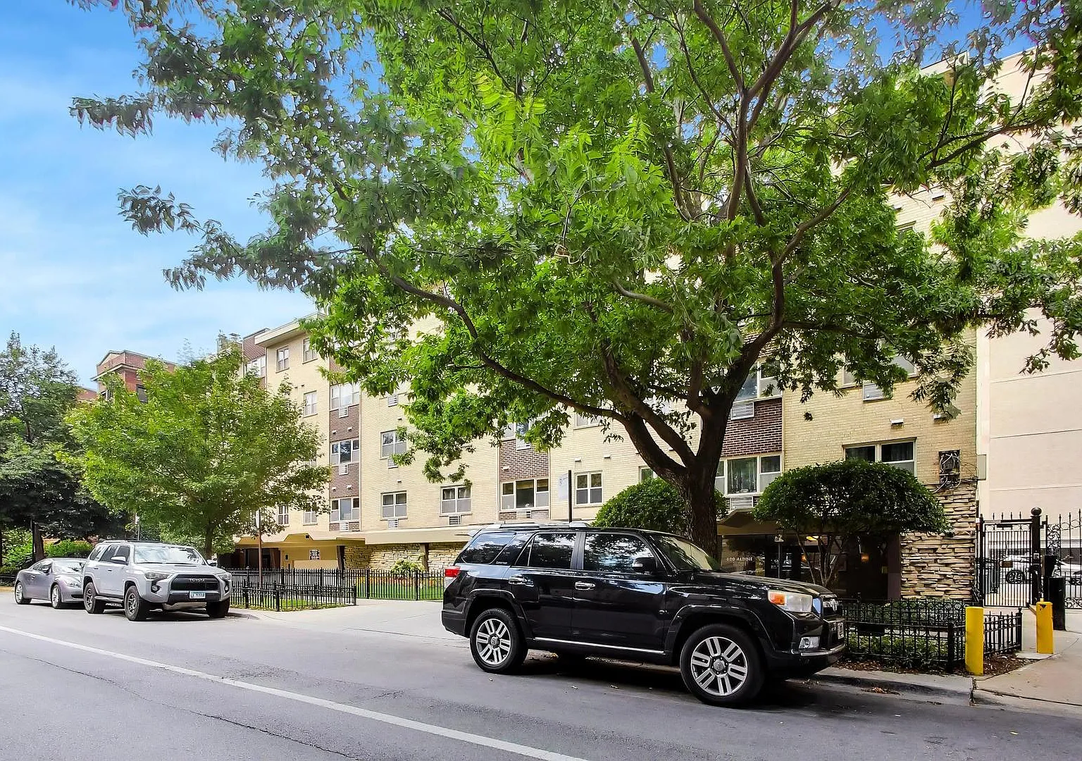 1 bed, 700 sqft, $1,770 — Photo 3