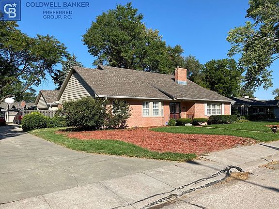 2nd image of 306 W Circle Dr