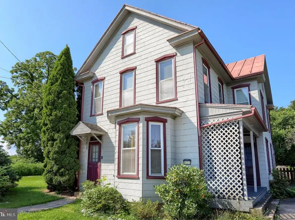 402 S Penn St, Shippensburg, PA 17257