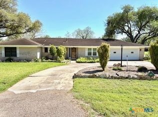 641 W North St, Goliad, TX 77963