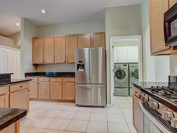 5th image of 612 Alder Grove Dr