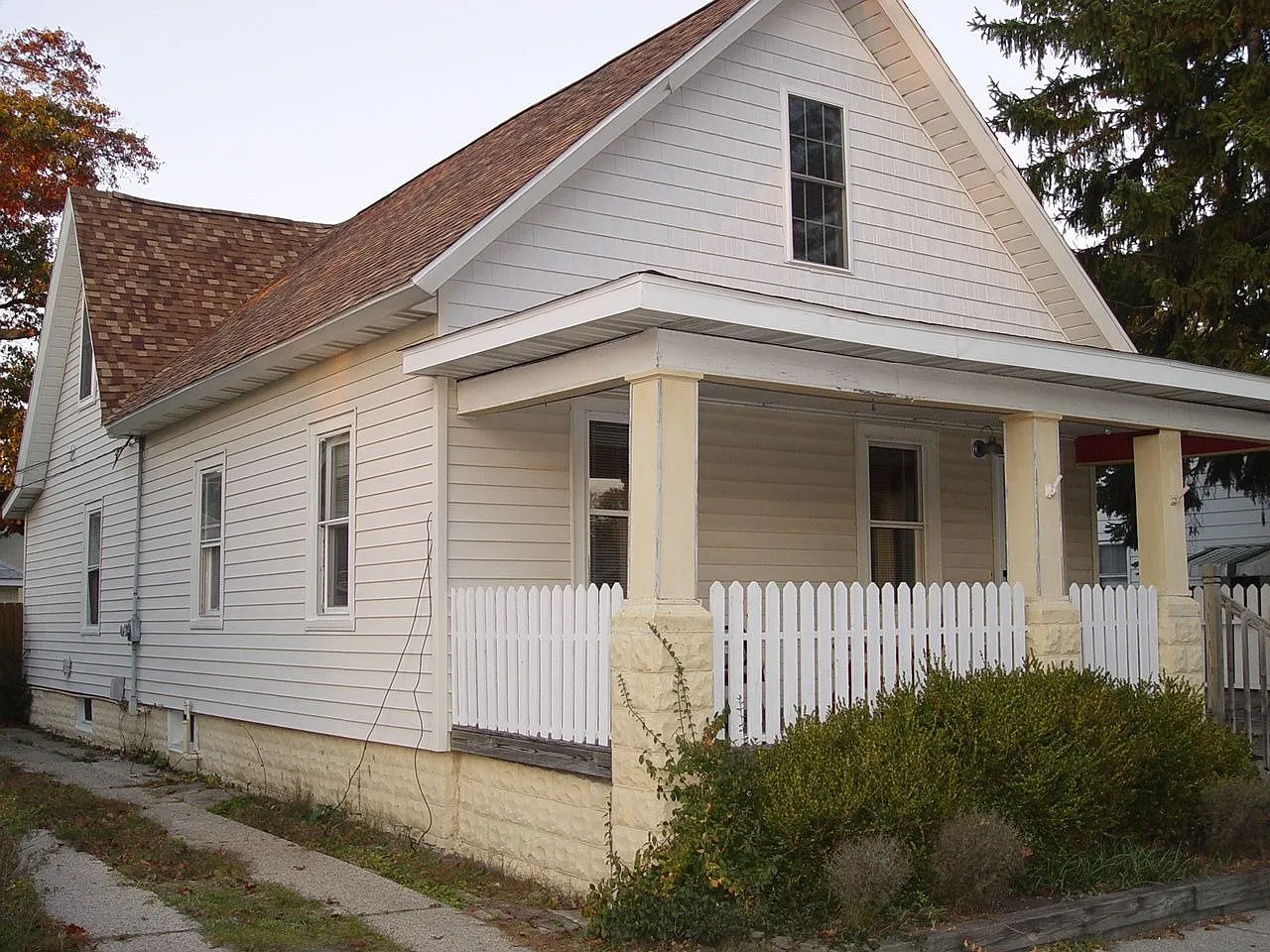 610 Pearl St photo 1