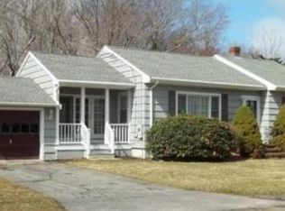 12 Hamlet St, Fairhaven, MA 02719