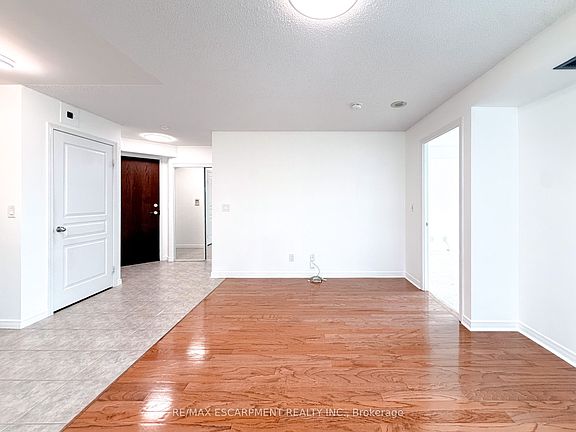 5th image of 2545 Erin Centre Blvd #509