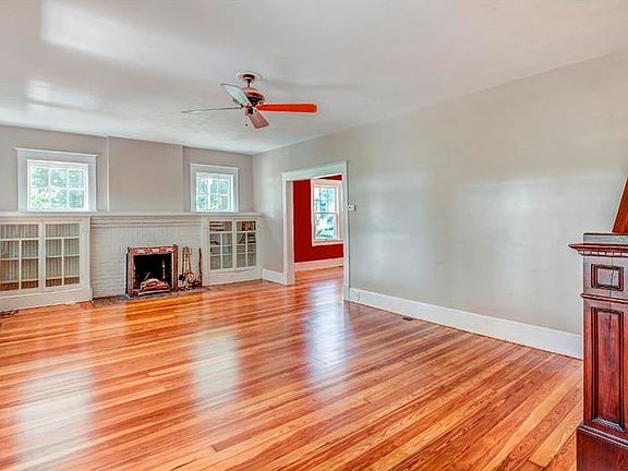 4th image of 613 N Grandview St