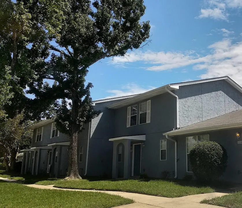 1806 Country Village Blvd