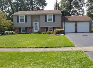 162 Blossom Ln, Niles, OH 44446