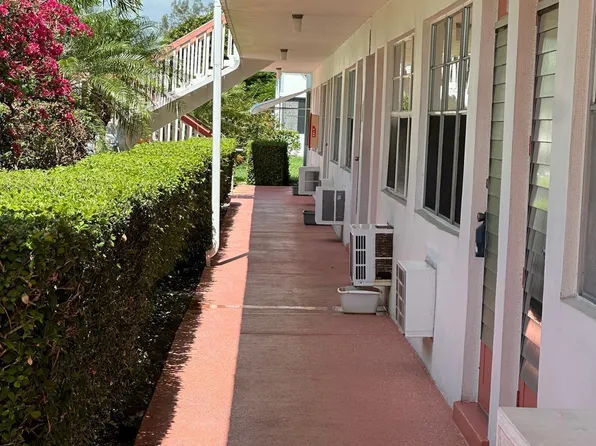 120 WINDSOR F Unit F, West Palm Beach, FL 33417
