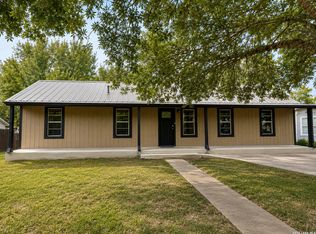 959 E IRELAND ST, Seguin, TX 78155