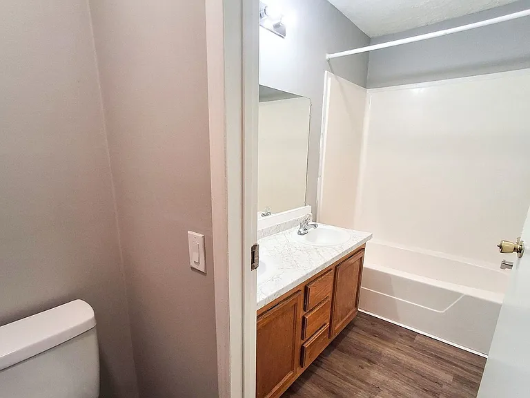 127 E Mulberry St — Photo 13
