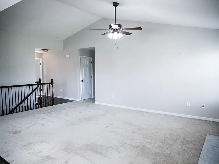 1004 Stillwater Dr — Photo 15