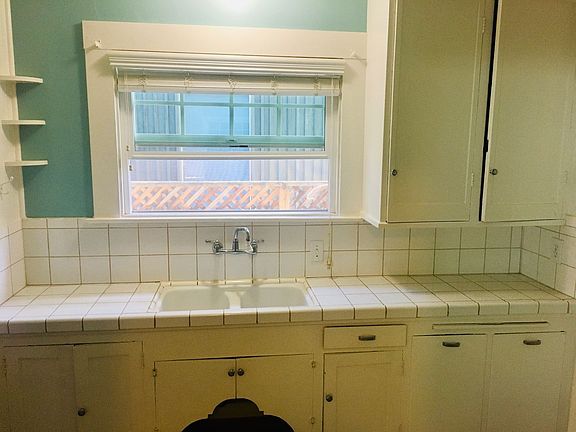 4th image of 573 Lytton Ave APT B